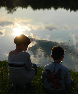Kids fishing 